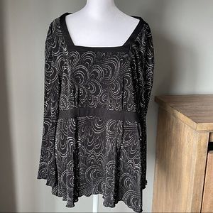 Studio 1940 Long bell sleeved black top